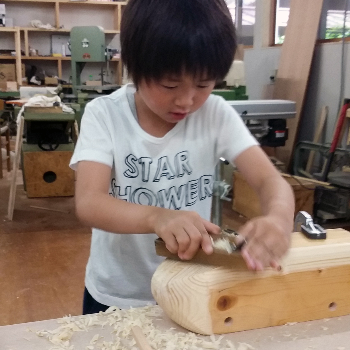 Itta-kun, a good woodworker